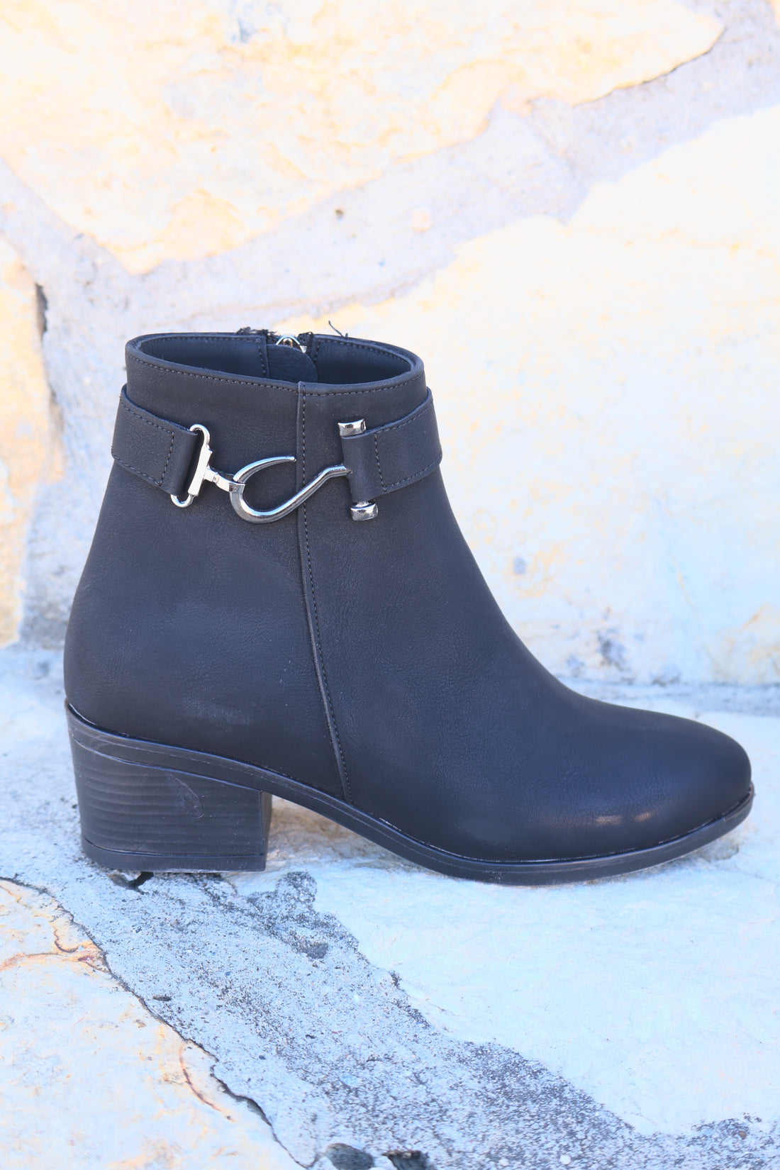 Alura Toka Detaylı Siyah Topuklu Fermuarlı Kadın Bot